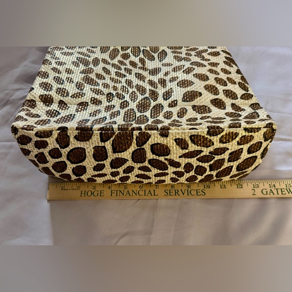 Avon Leopard Print Tote Bag, Body - 100% Paper, Lining - 100% Polyester NWOT - Picture 12 of 13